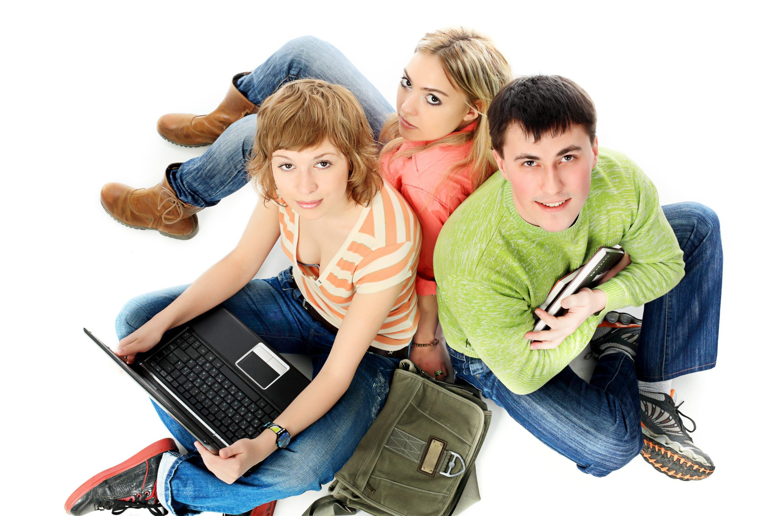 Studenti in dezbatere